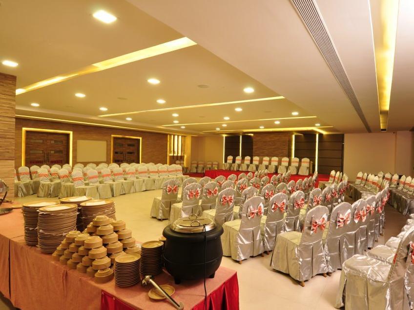 Hotel Vijay Parkinn, Gandhipuram, Coimbatore Exterior photo
